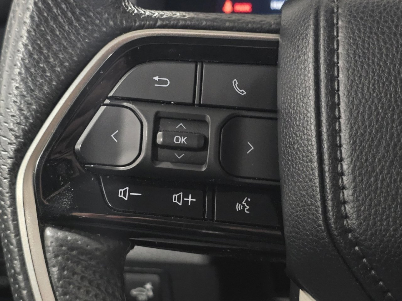 Used 2024 Toyota Tundra Limited image 32