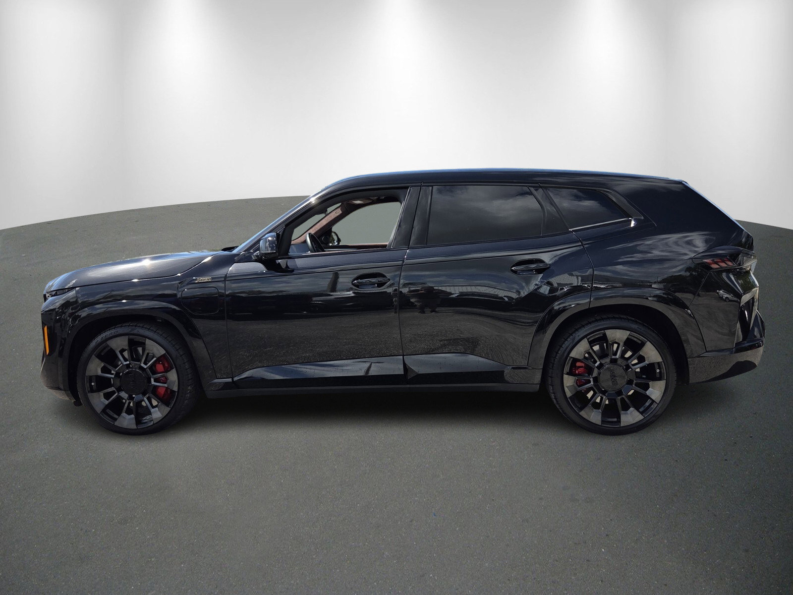 Used 2023 BMW XM w/ M Driver's Package image 4