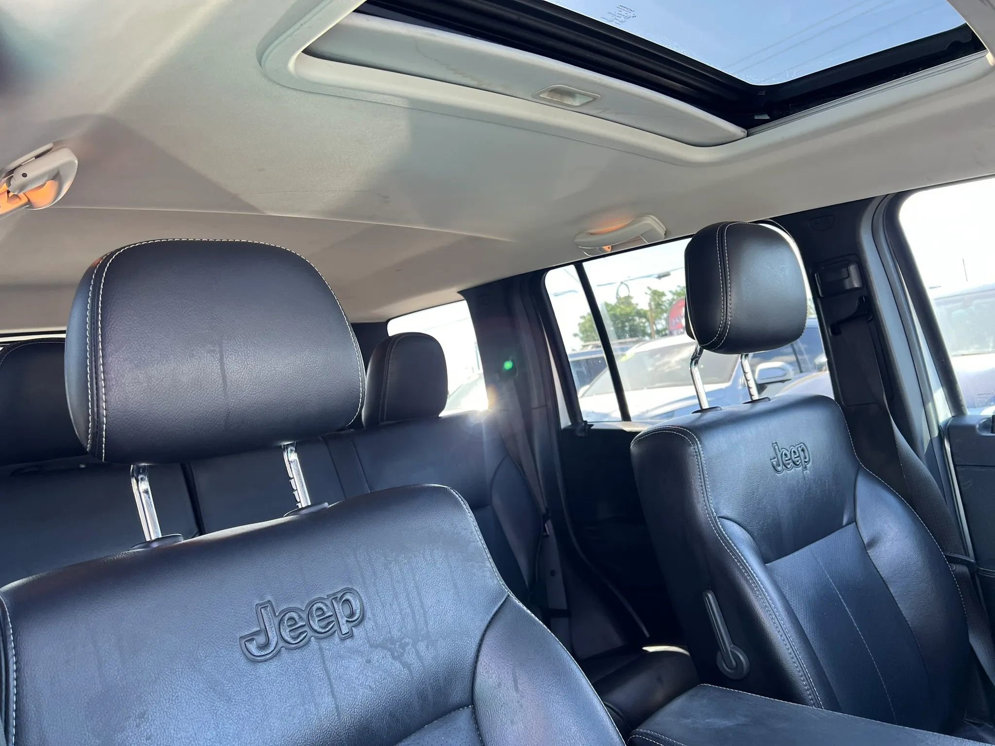 Used 2012 Jeep Liberty Limited Jet w/ Comfort/Convenience Group image 17