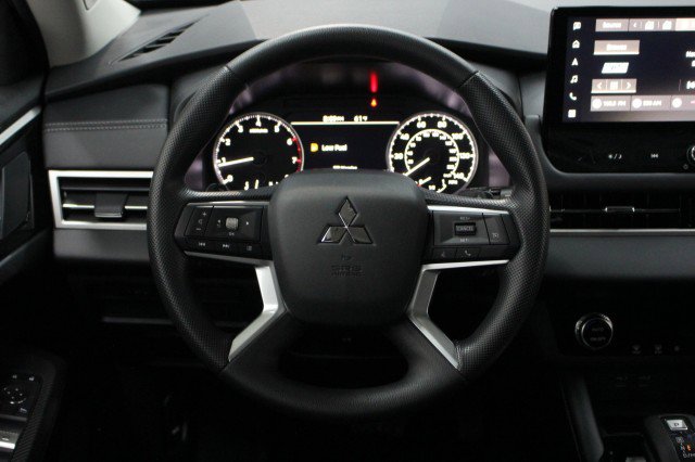 New 2026 Mitsubishi Outlander ES image 21
