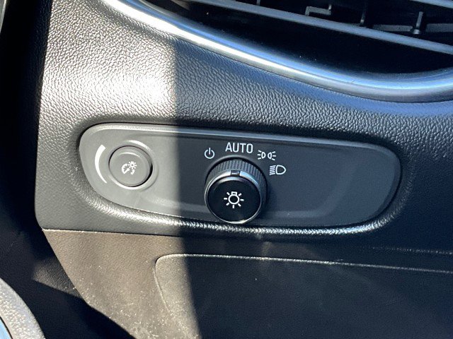 Used 2021 Chevrolet Malibu LT image 12