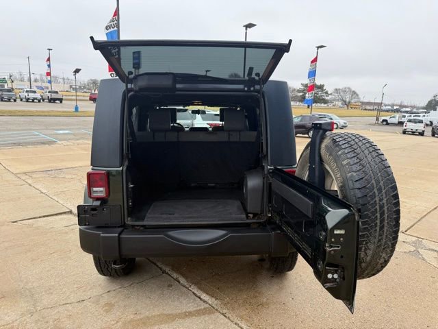 Used 2010 Jeep Wrangler Unlimited Sahara image 29