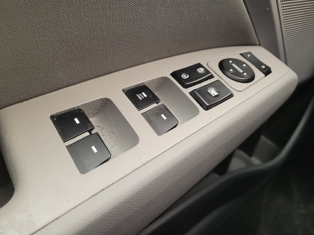 Used 2017 Hyundai Elantra SE image 27