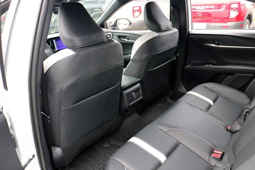 Used 2026 Toyota Camry Hybrid w/ Convenience Package FWD image 21