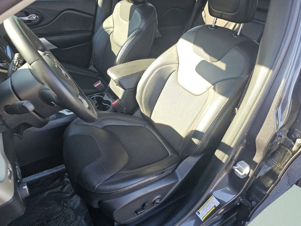 Used 2018 Jeep Cherokee Latitude Plus image 6