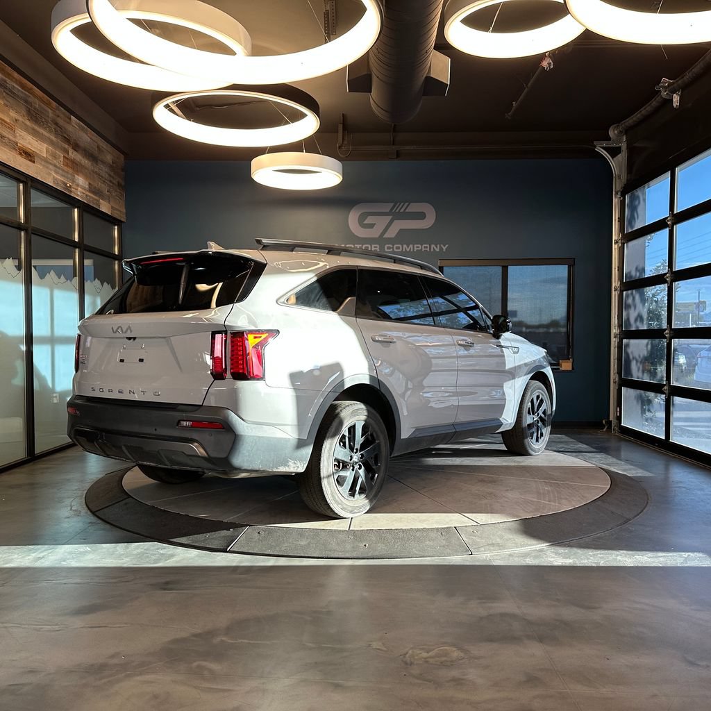 Used 2022 Kia Sorento S w/ Panoramic Sunroof Package AWD/4WD image 3