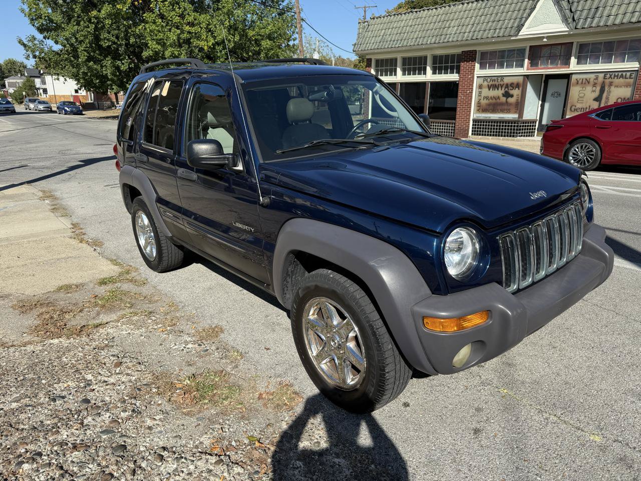 Used 2004 Jeep Liberty Limited w/ 17" Chrome Wheel & Tire Group AWD/4WD image 7