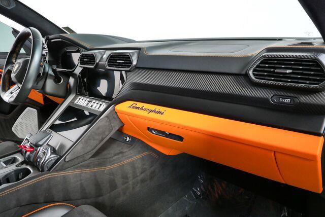 Used 2024 Lamborghini Urus S AWD/4WD image 38