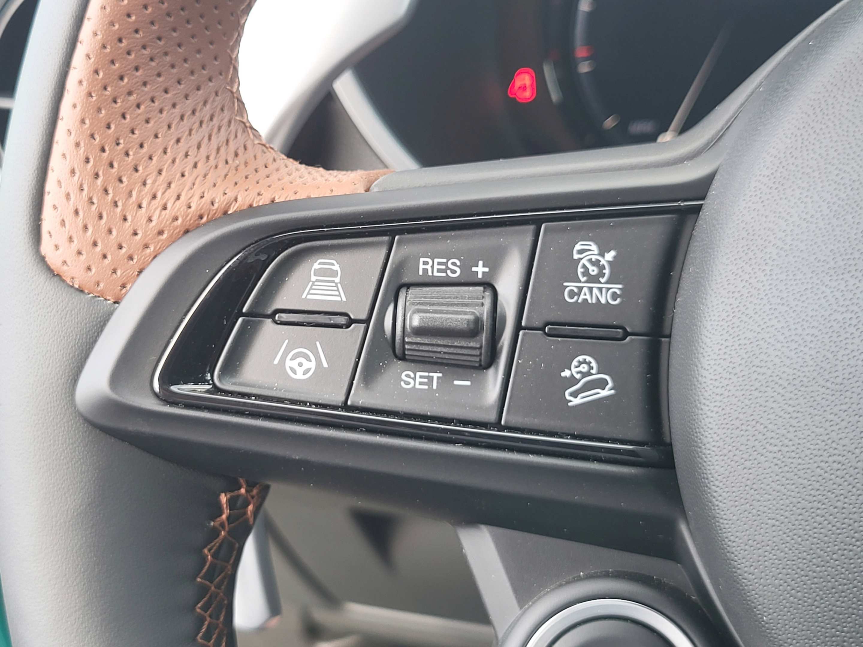 New 2025 Alfa Romeo Stelvio Sprint AWD/4WD image 38