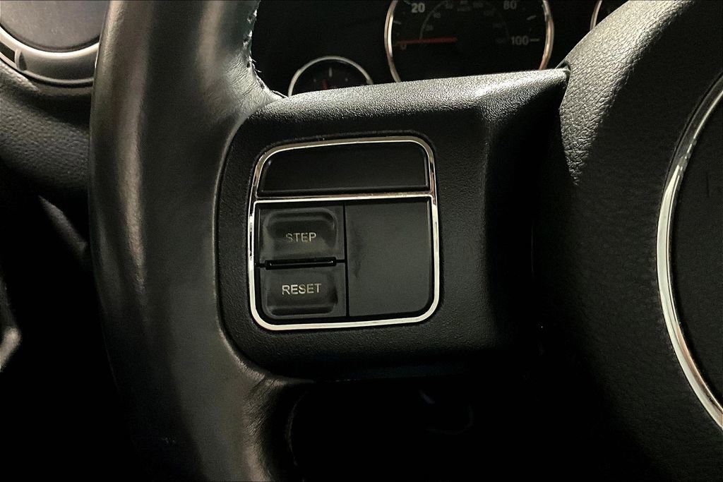 Used 2013 Jeep Wrangler Rubicon w/ PWR Convenience Group image 11