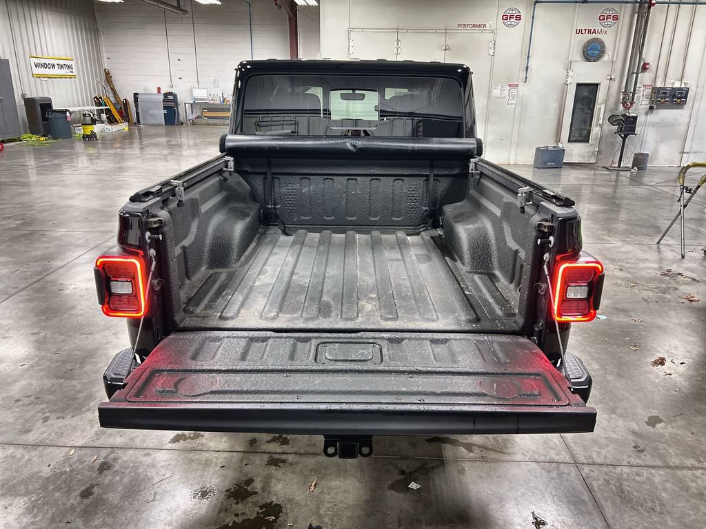 Used 2022 Jeep Gladiator Overland image 27
