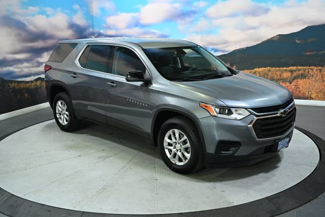 Used 2021 Chevrolet Traverse LS FWD image 1