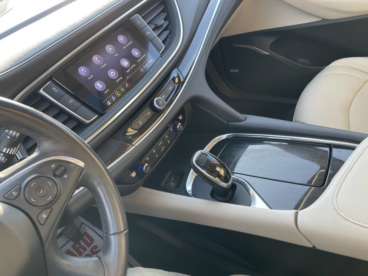 Used 2021 Buick Enclave Essence image 26