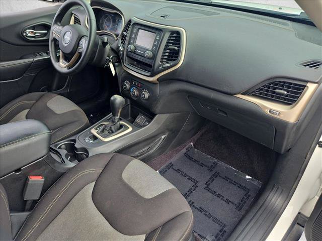 Used 2017 Jeep Cherokee Sport FWD image 20