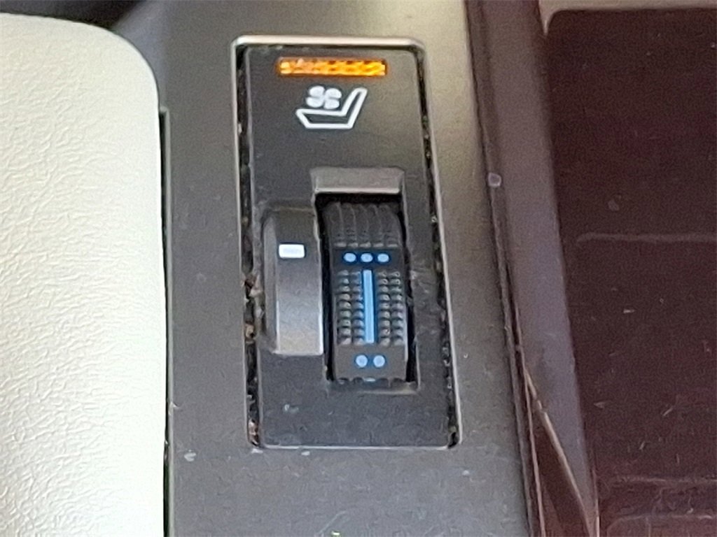 Used 2019 Lexus GX 460 image 24