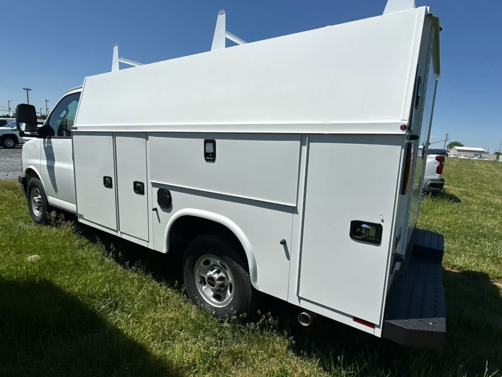 New 2025 GMC Savana 3500 w/ Power Convenience Package RWD image 4
