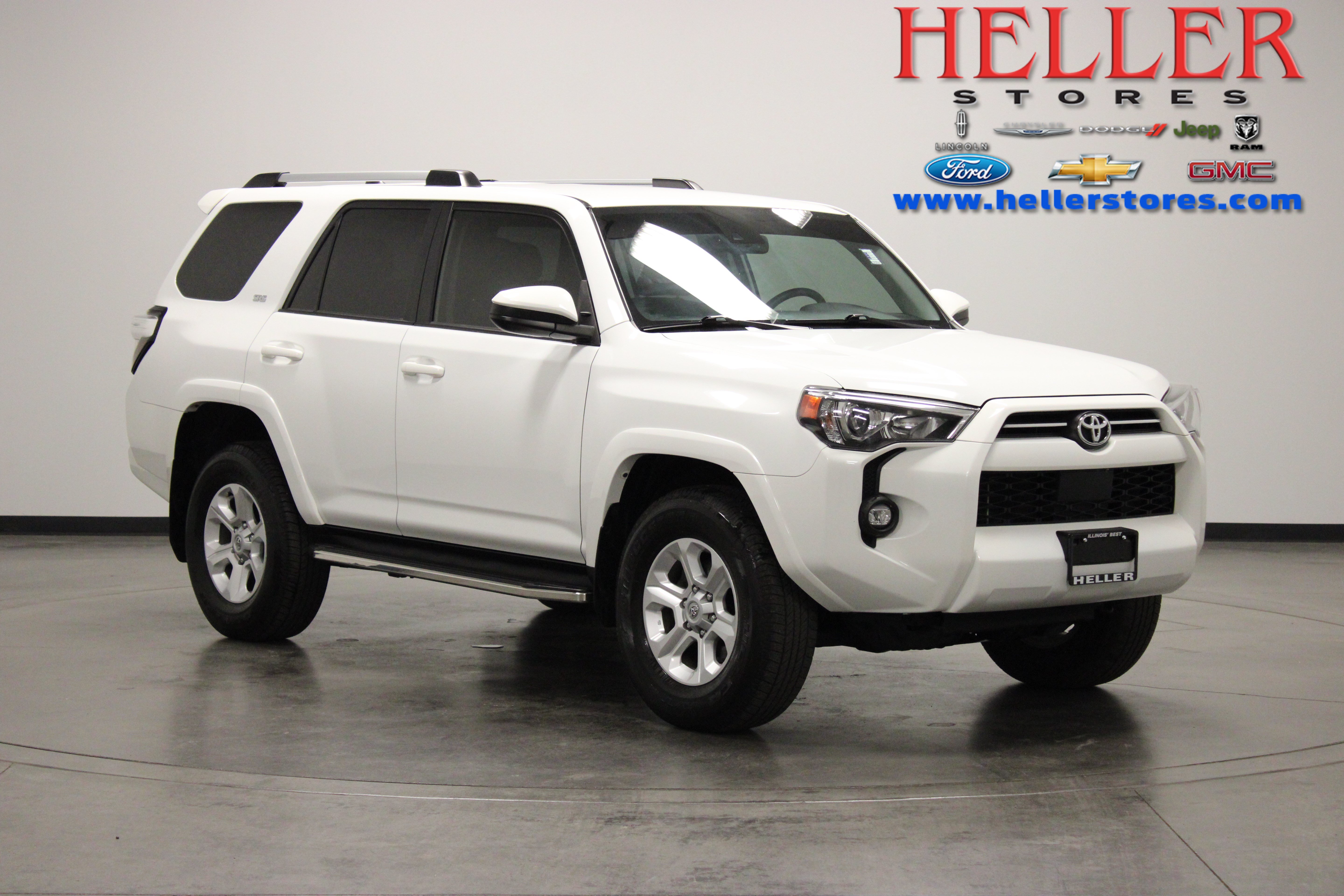 Used 2024 Toyota 4Runner SR5 AWD/4WD image 1