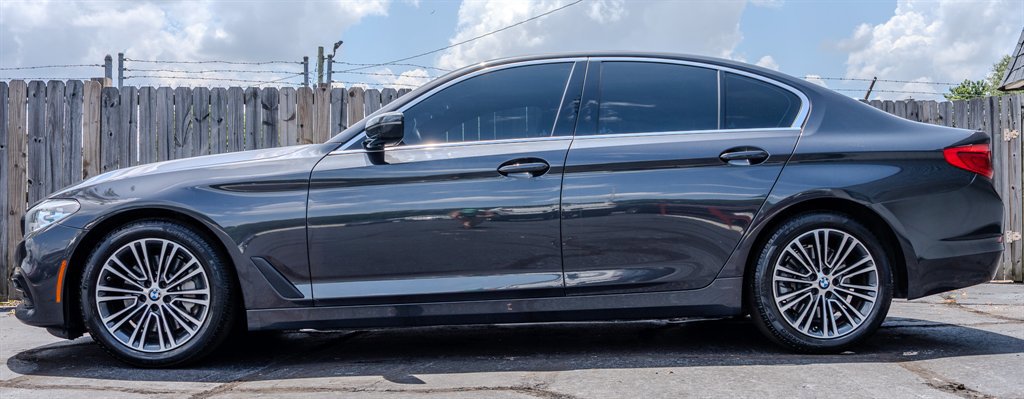 Used 2019 BMW 530i w/ Convenience Package RWD image 2