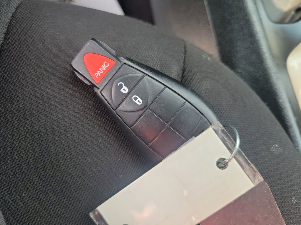 Used 2016 Jeep Cherokee Latitude FWD image 38