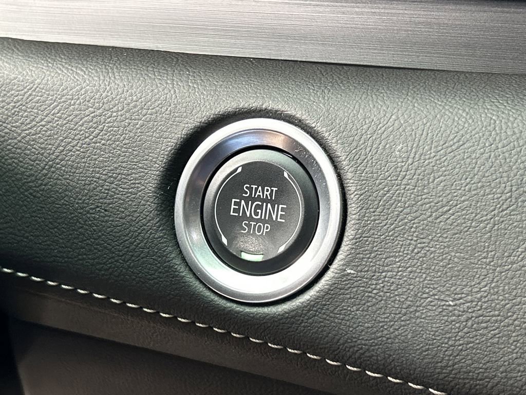 Certified 2024 Cadillac Escalade Premium Luxury image 28