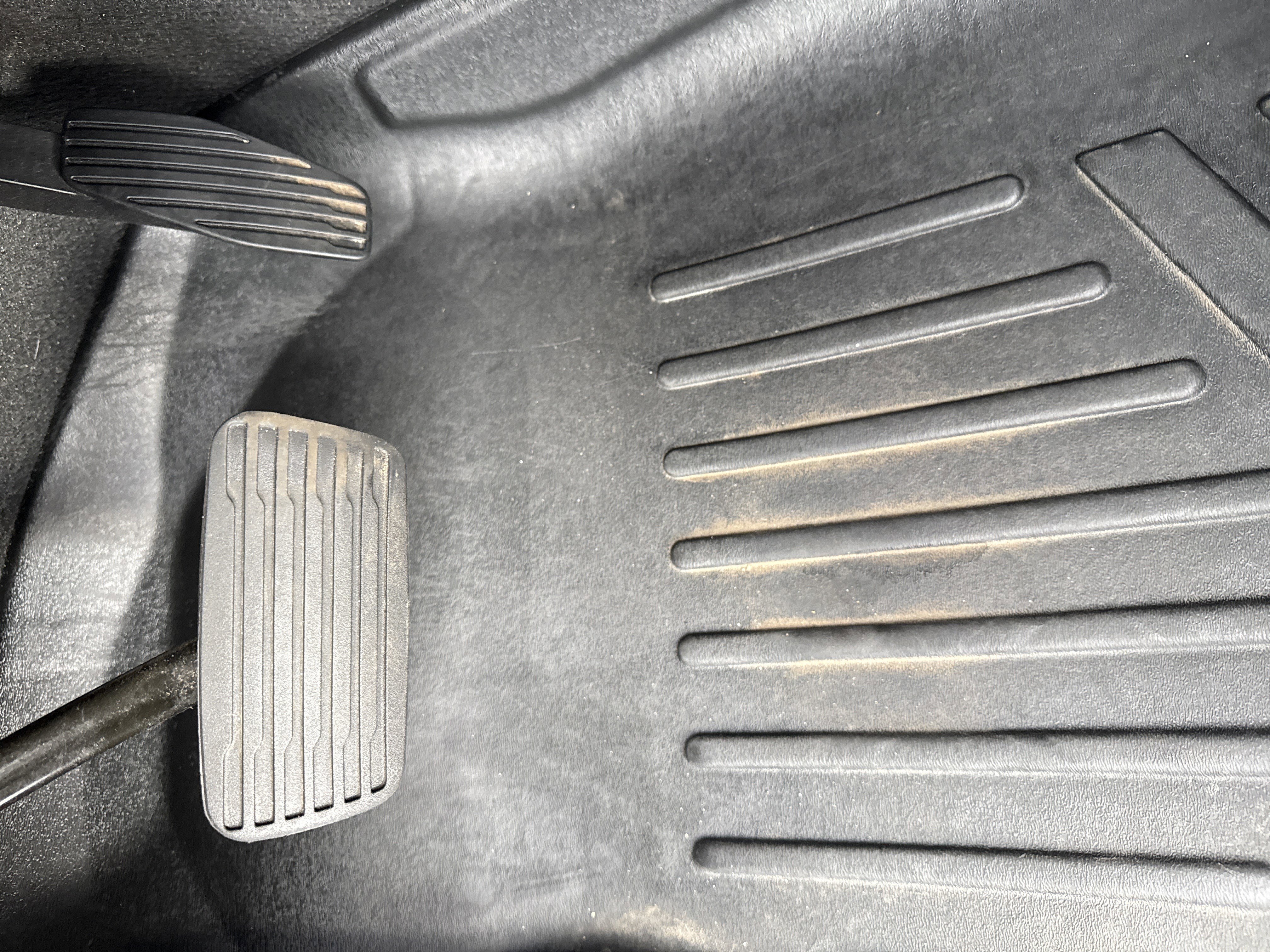 Used 2021 Chevrolet Suburban RST w/ Rear Media and Nav Package image 28