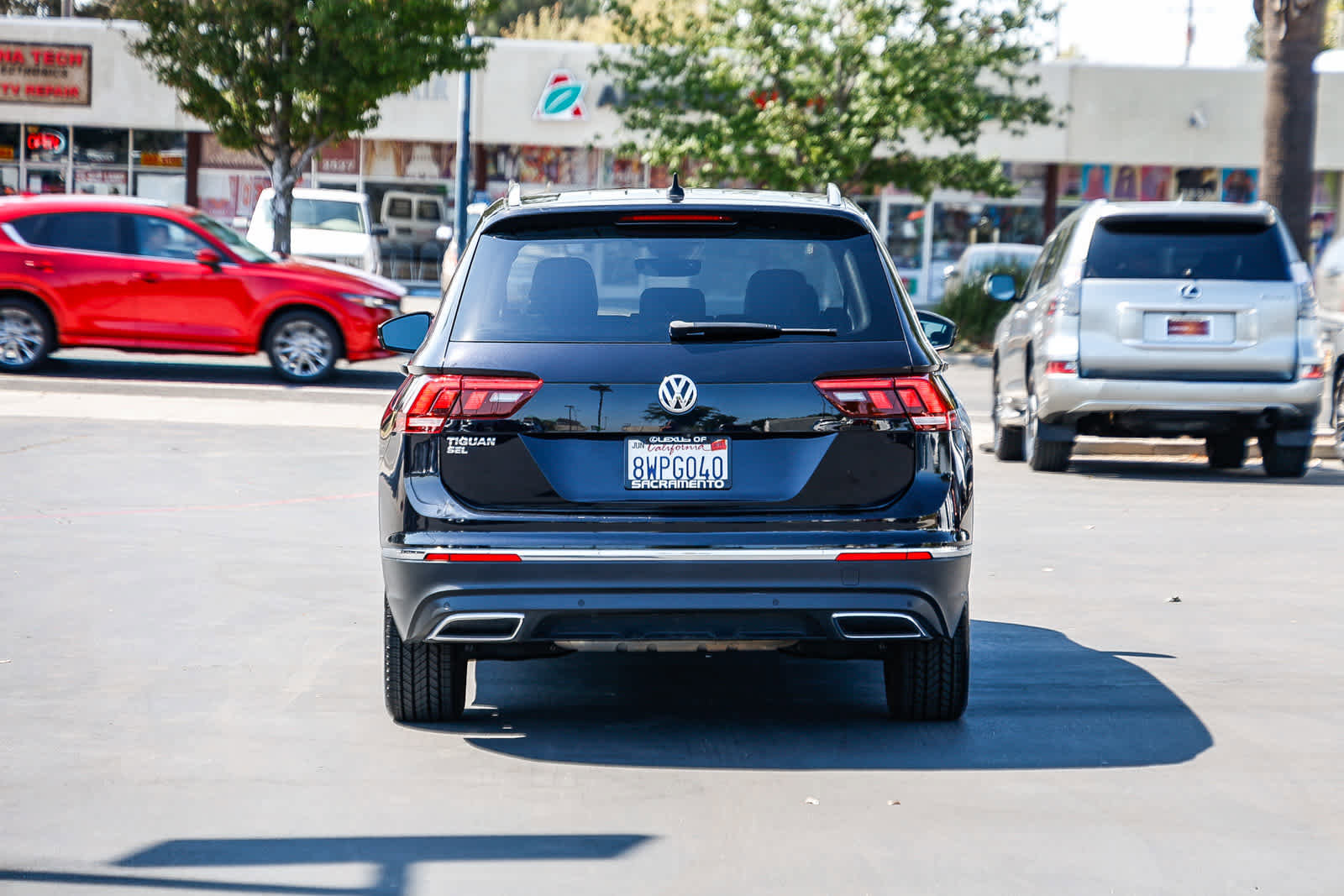 Used 2020 Volkswagen Tiguan SEL image 3