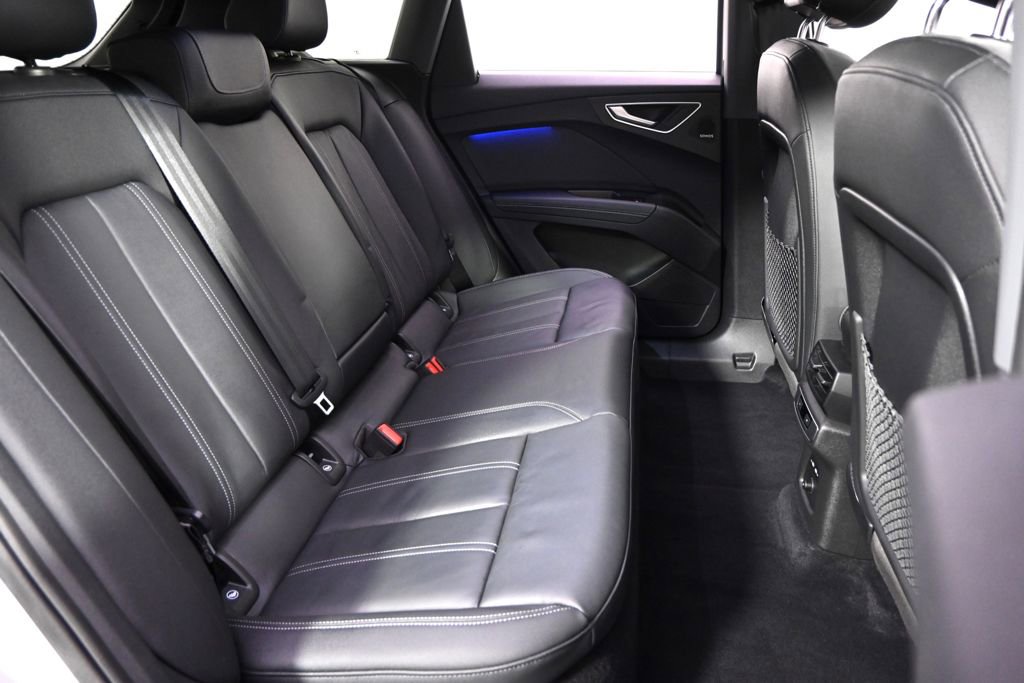 Used 2022 Audi Q4 e-tron Prestige image 18