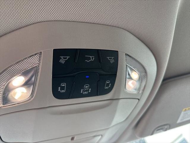 Certified 2023 Chrysler Voyager LX FWD image 21