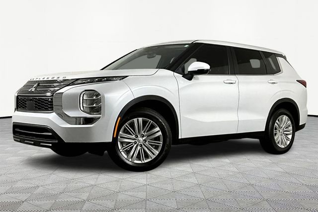 Used 2024 Mitsubishi Outlander ES