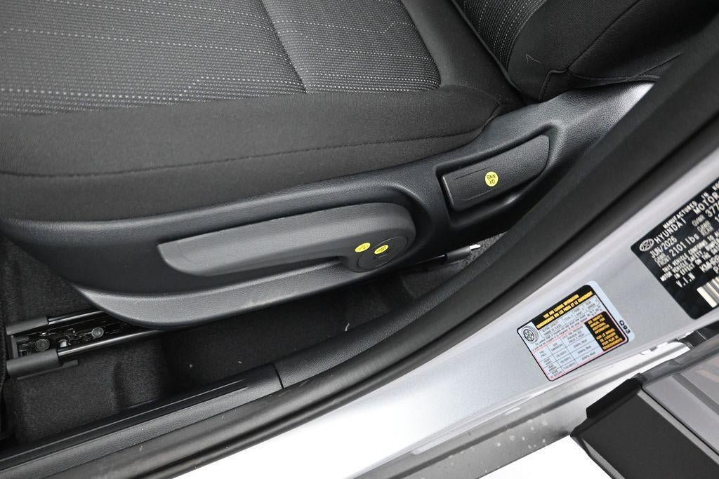 New 2026 Hyundai Venue SE FWD image 21