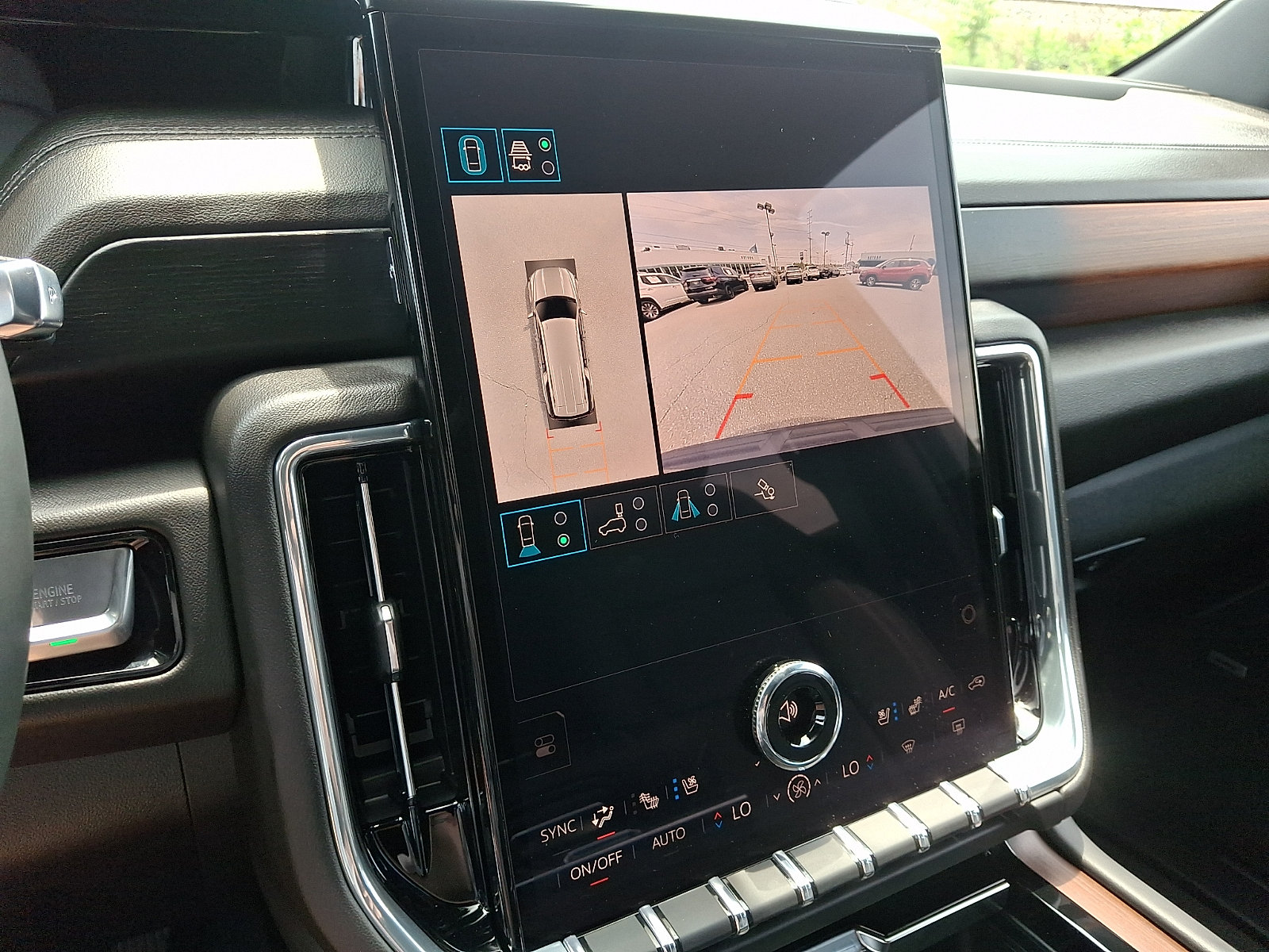 Certified 2025 GMC Yukon XL Denali w/ Sun & Power Step Package AWD/4WD image 19