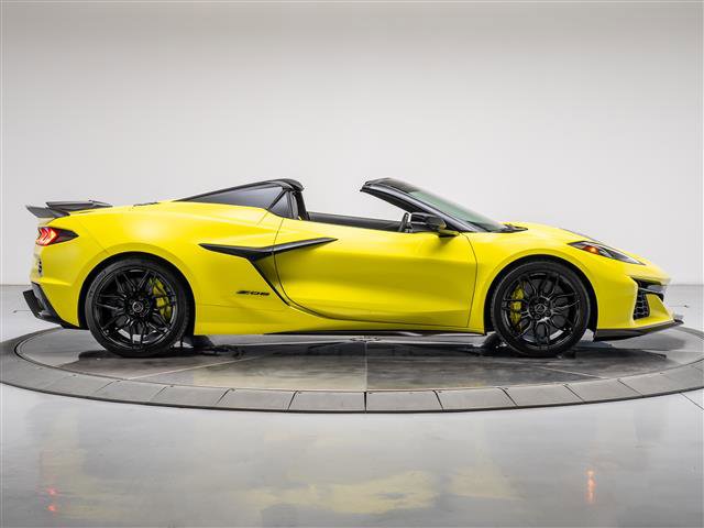 Used 2023 Chevrolet Corvette Z06 w/ Stealth Interior Trim Package image 9