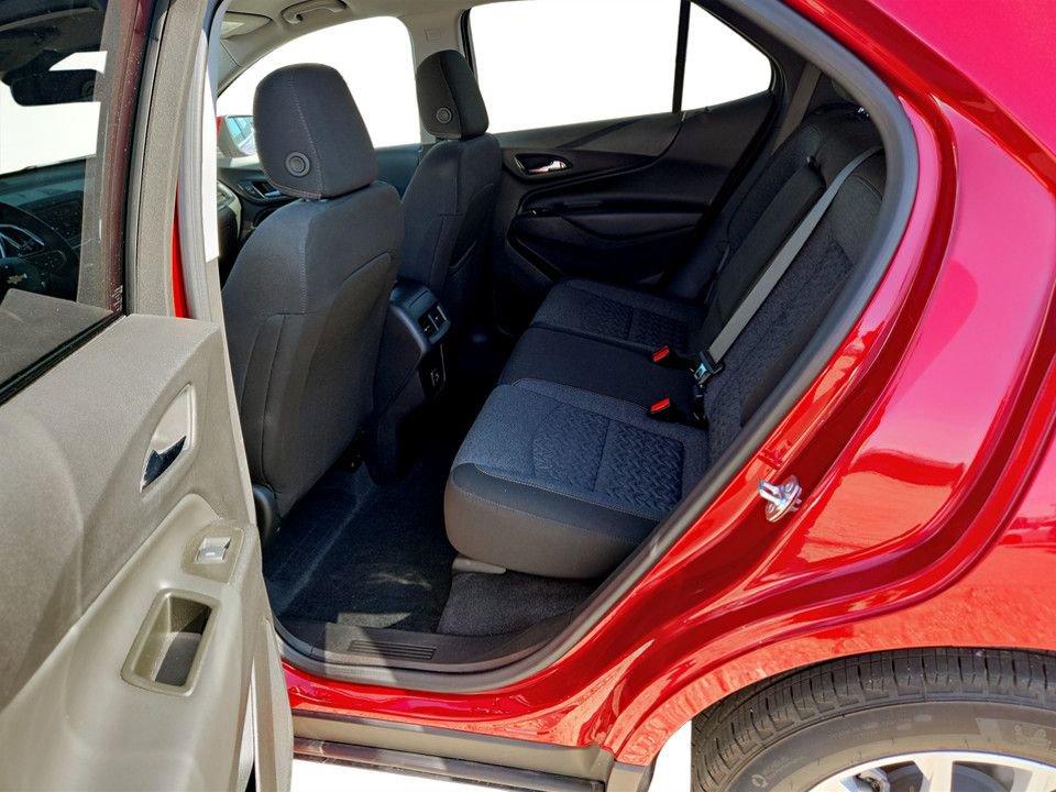 Used 2024 Chevrolet Equinox LT w/ LPO, Floor Liner Package FWD image 30