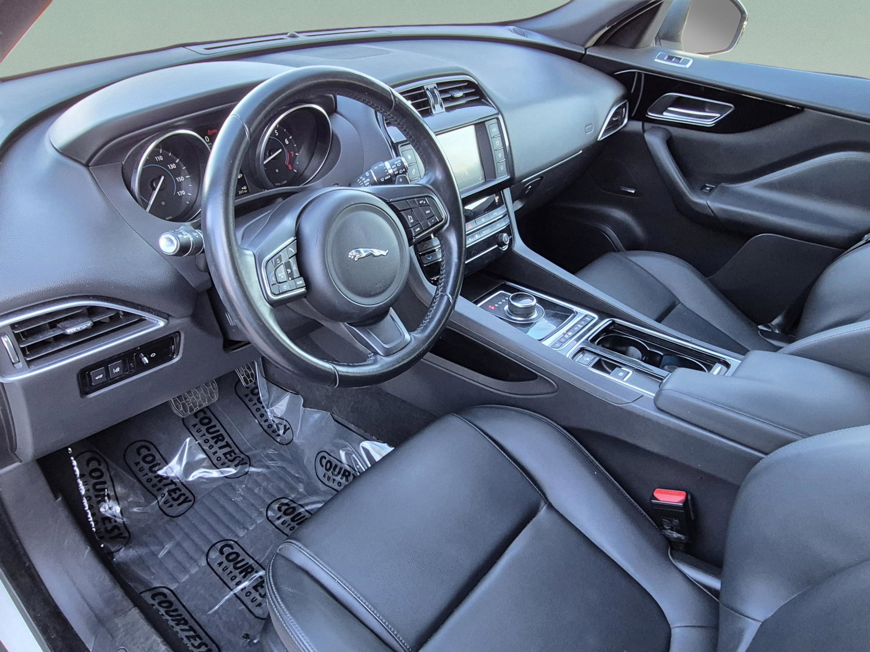 Used 2018 Jaguar F-PACE Premium AWD/4WD image 18