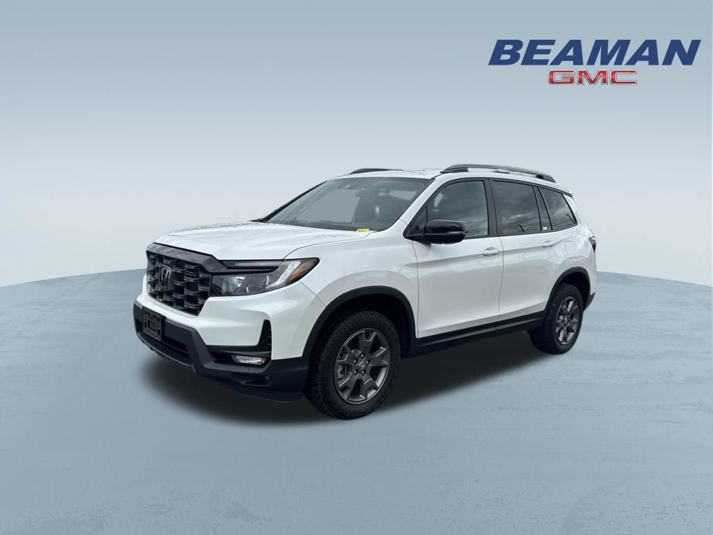 Used 2024 Honda Passport TrailSport image 3