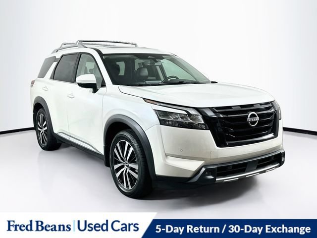 Certified 2024 Nissan Pathfinder Platinum w/ Black Appearance Package