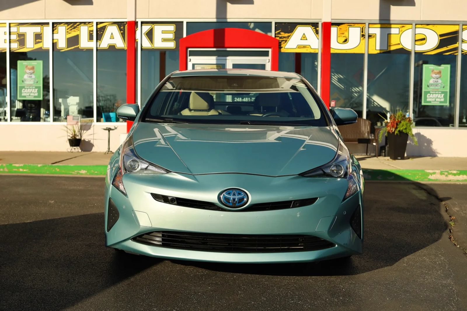 Used 2017 Toyota Prius Two w/ Prius Two Safety Plus Package FWD image 2