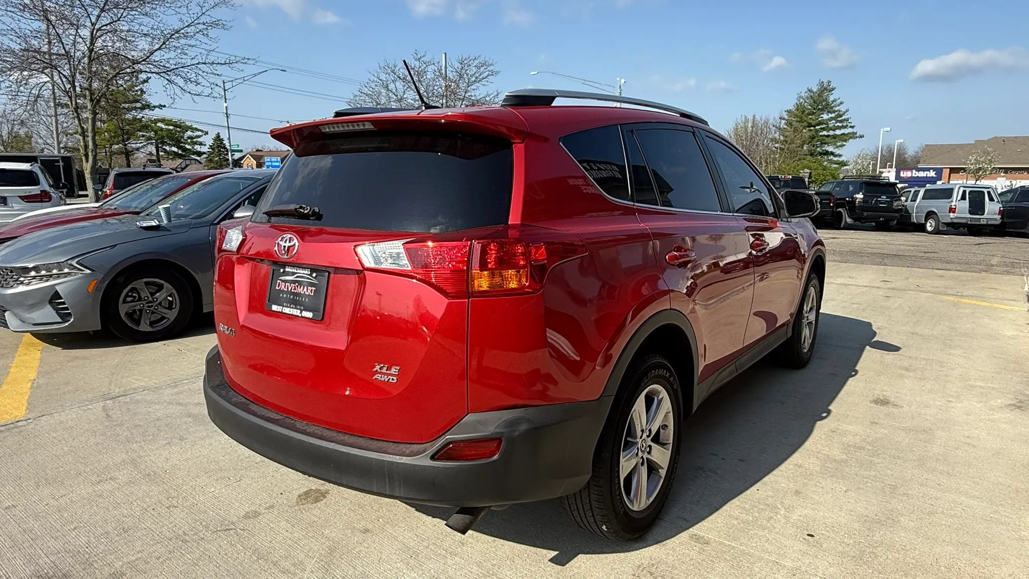 Used 2015 Toyota RAV4 XLE AWD/4WD image 3