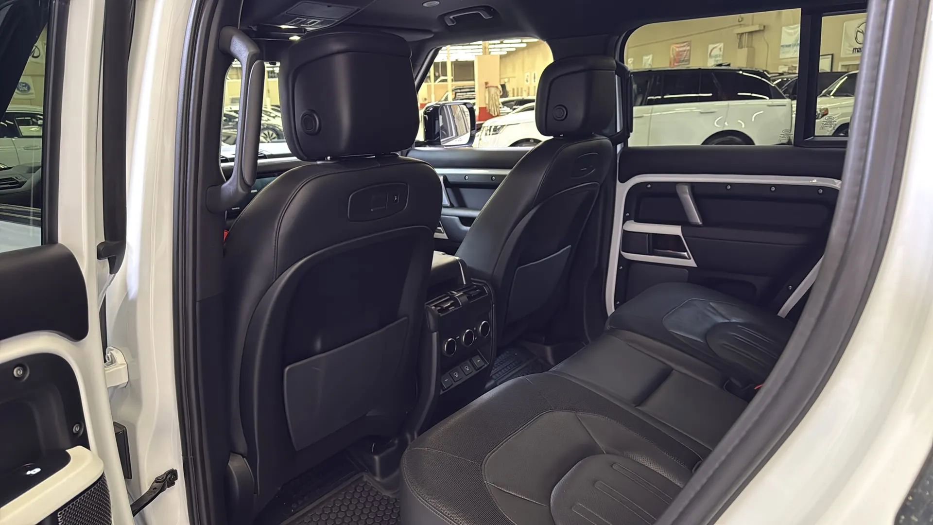 Used 2021 Land Rover Defender 110 X-Dynamic HSE AWD/4WD image 28