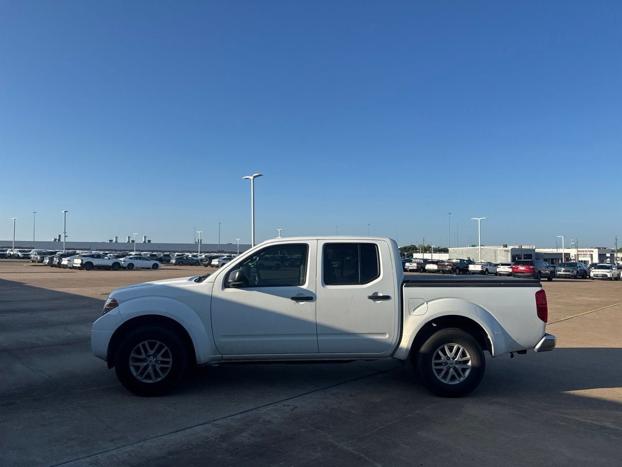 Used 2016 Nissan Frontier SV RWD image 11