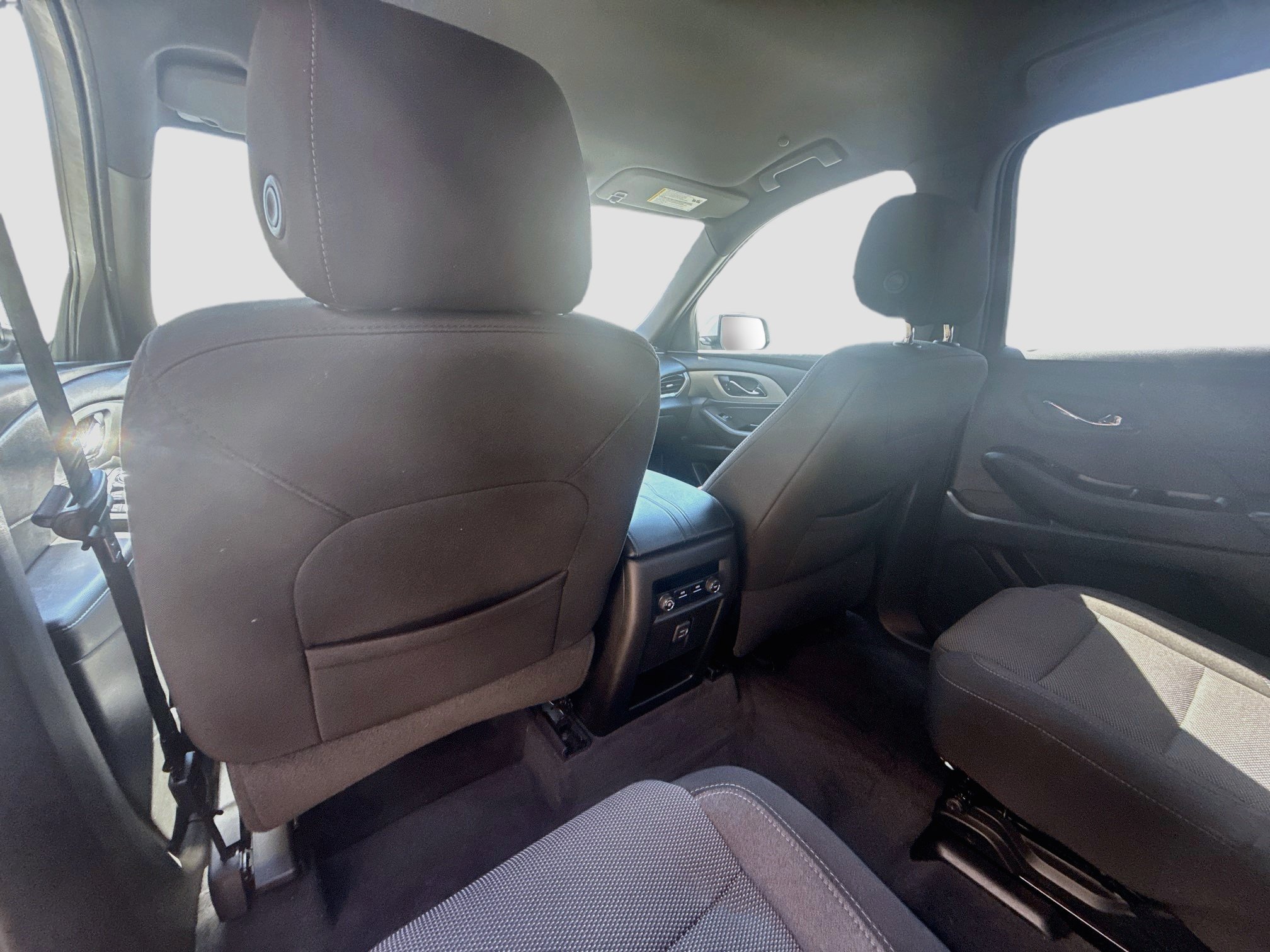 Used 2022 Chevrolet Traverse LT FWD image 22