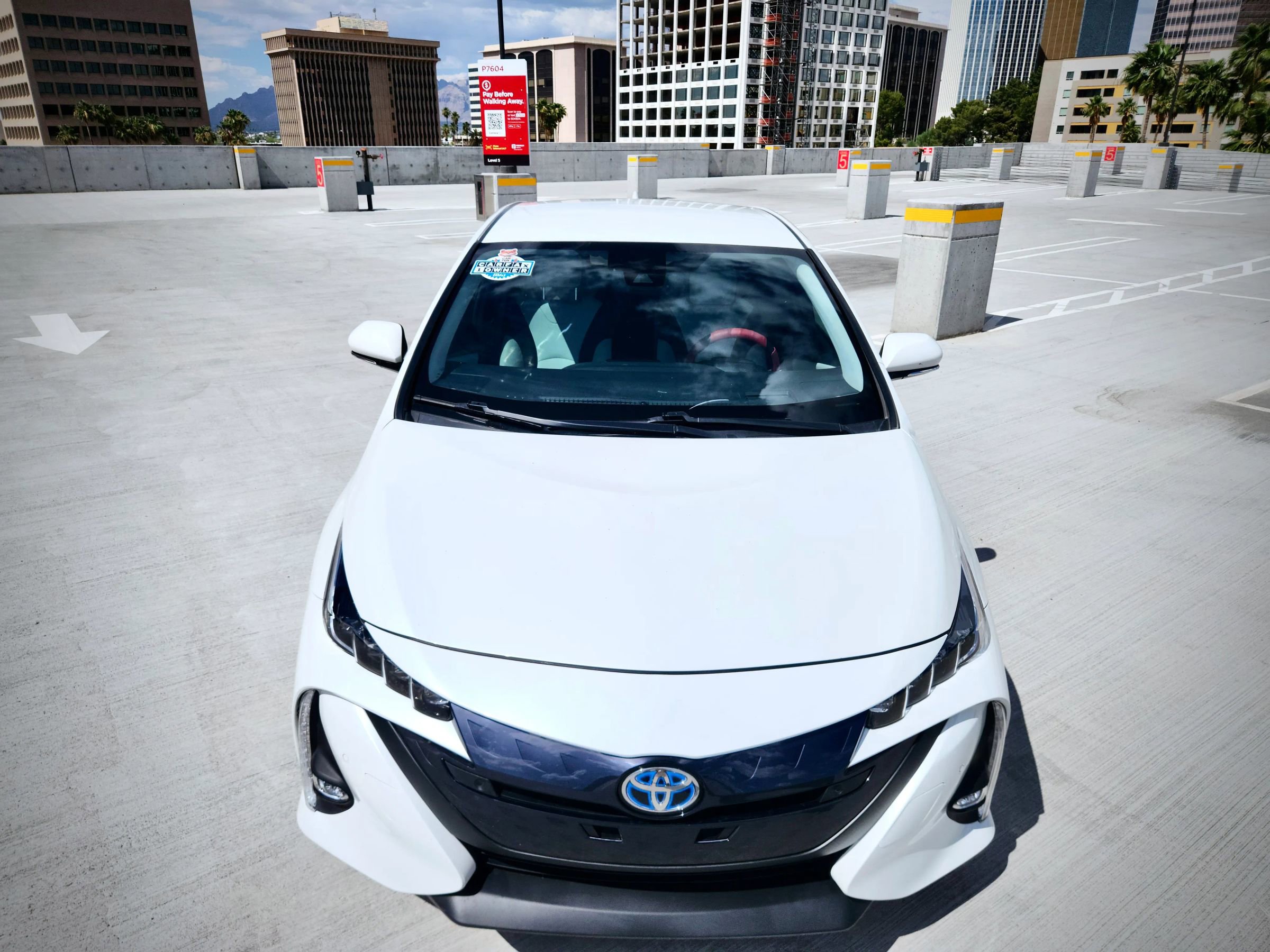 Used 2017 Toyota Prius Prime Advanced w/ Carpet Mat Package FWD image 4