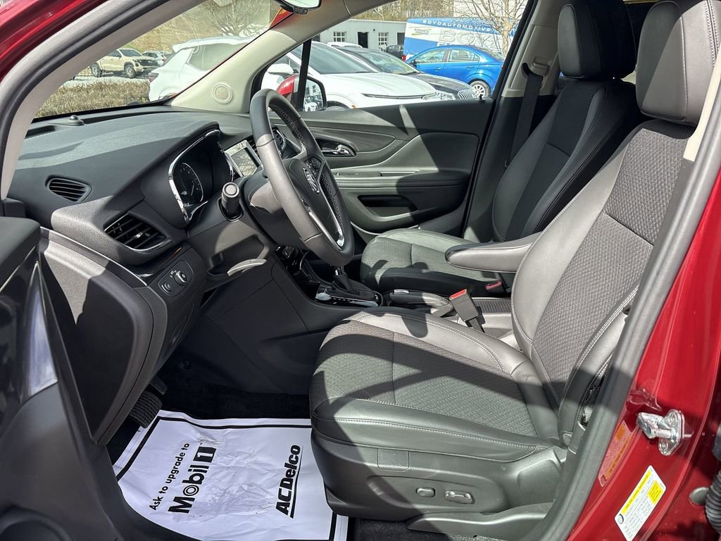 Used 2022 Buick Encore Preferred w/ Safety Package image 21