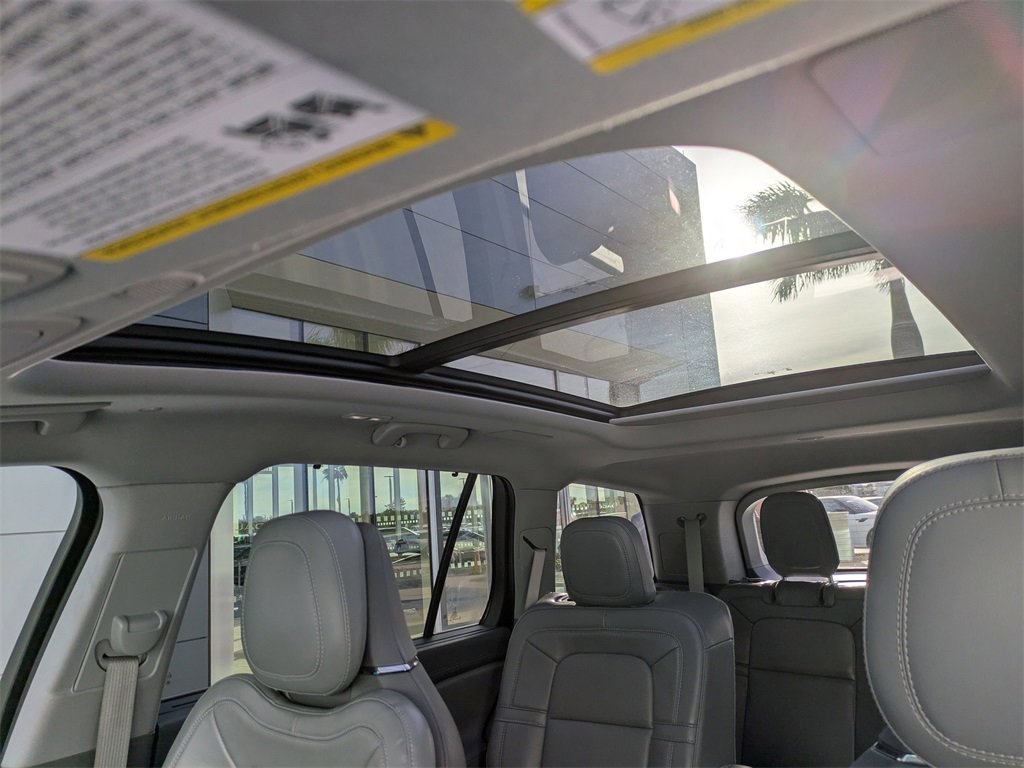 Used 2021 Lincoln Aviator Reserve w/ Equipment Group 201A image 22