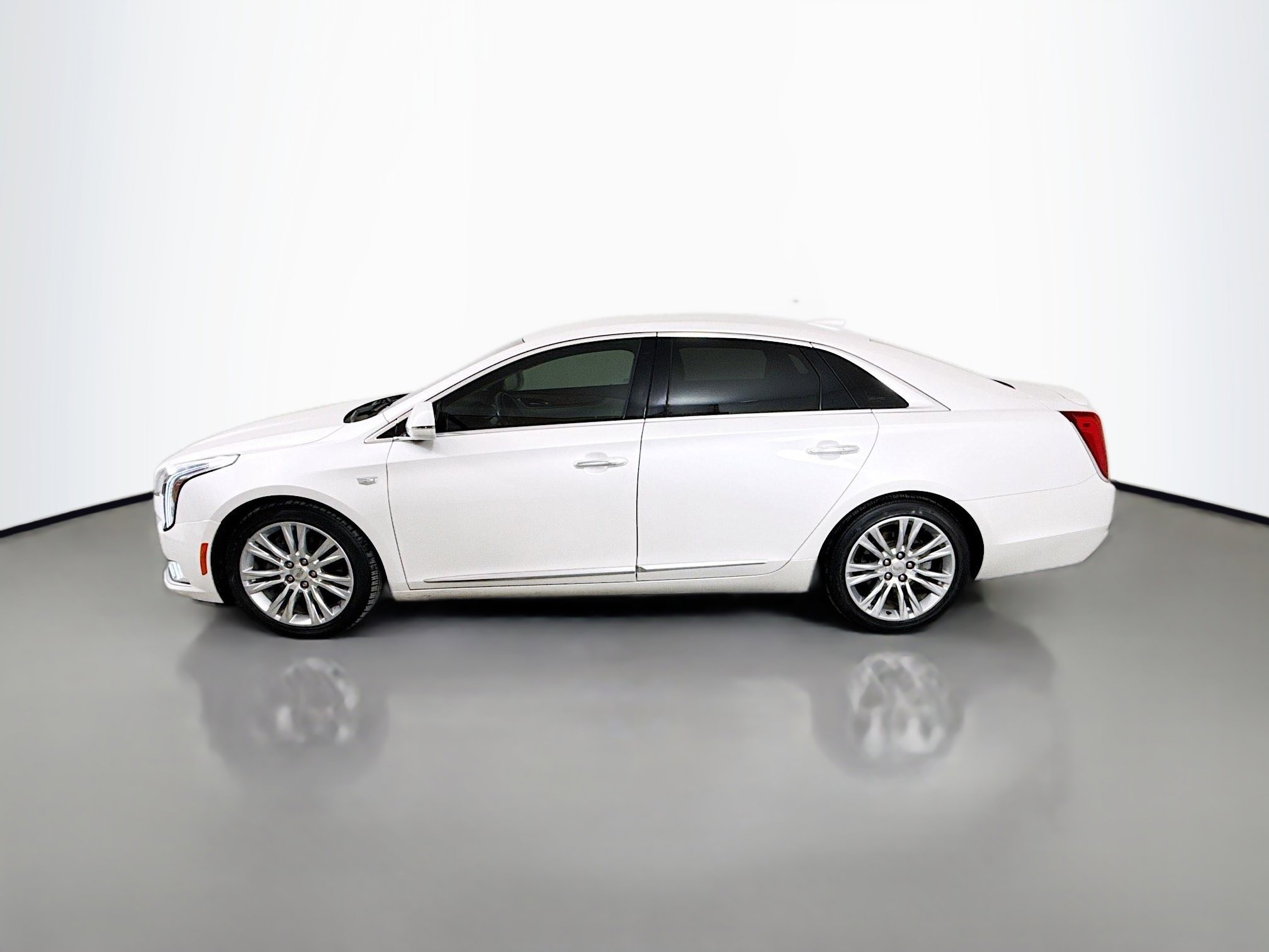 Used 2019 Cadillac XTS Luxury image 4