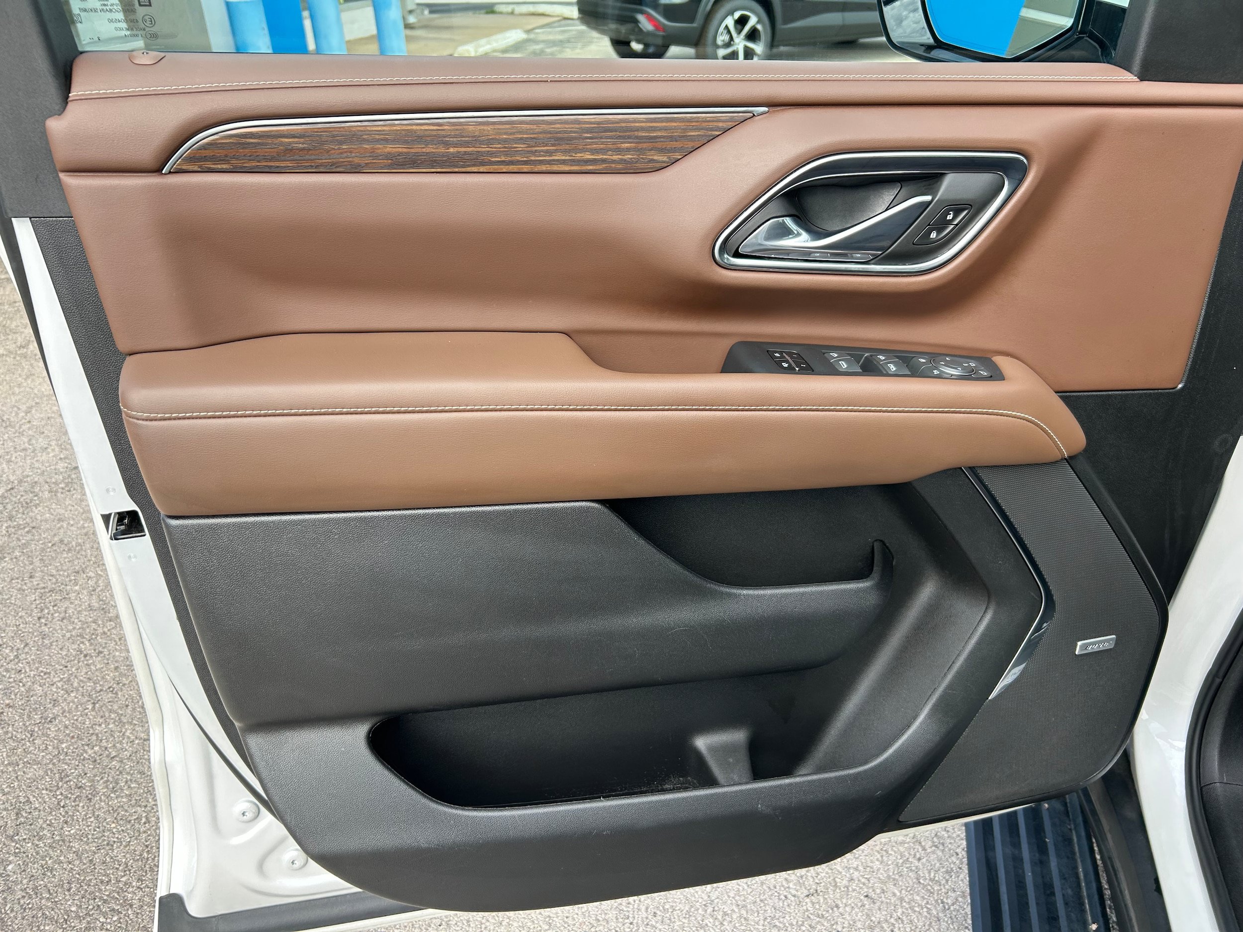 Used 2023 Chevrolet Tahoe High Country AWD/4WD image 15