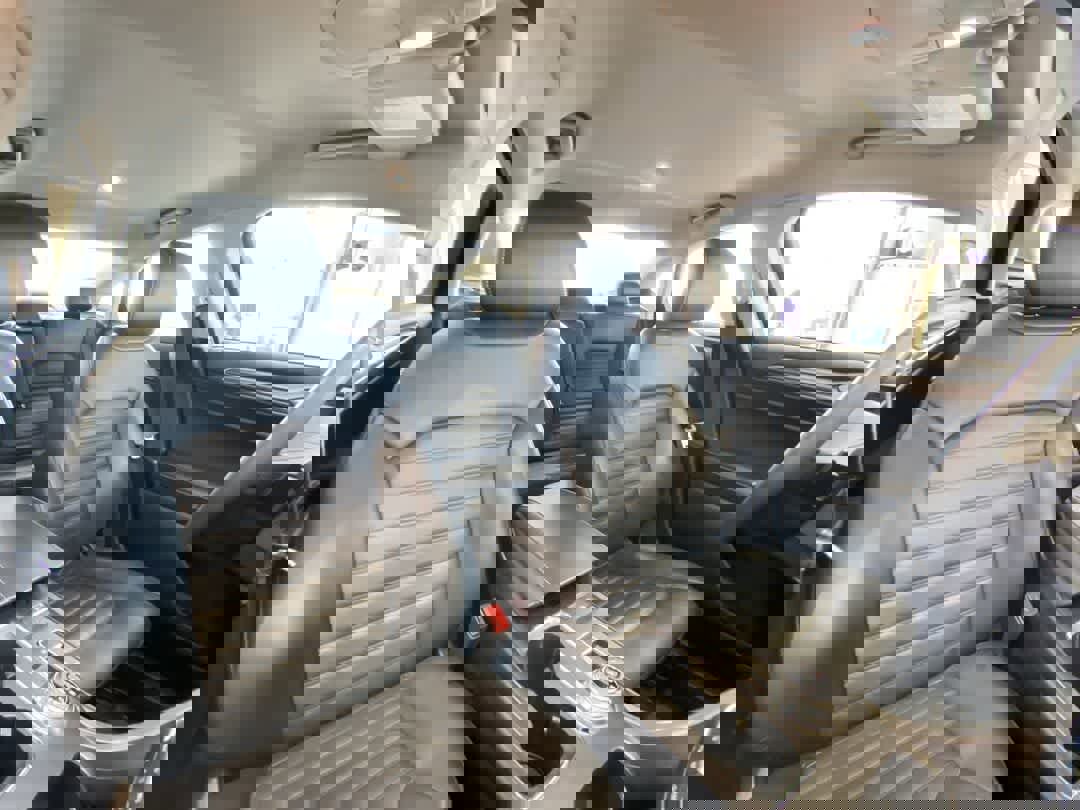 Used 2017 Ford Fusion SE w/ Fusion SE Technology Package FWD image 27