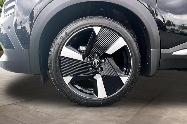 Certified 2025 Nissan Kicks SR AWD/4WD image 31