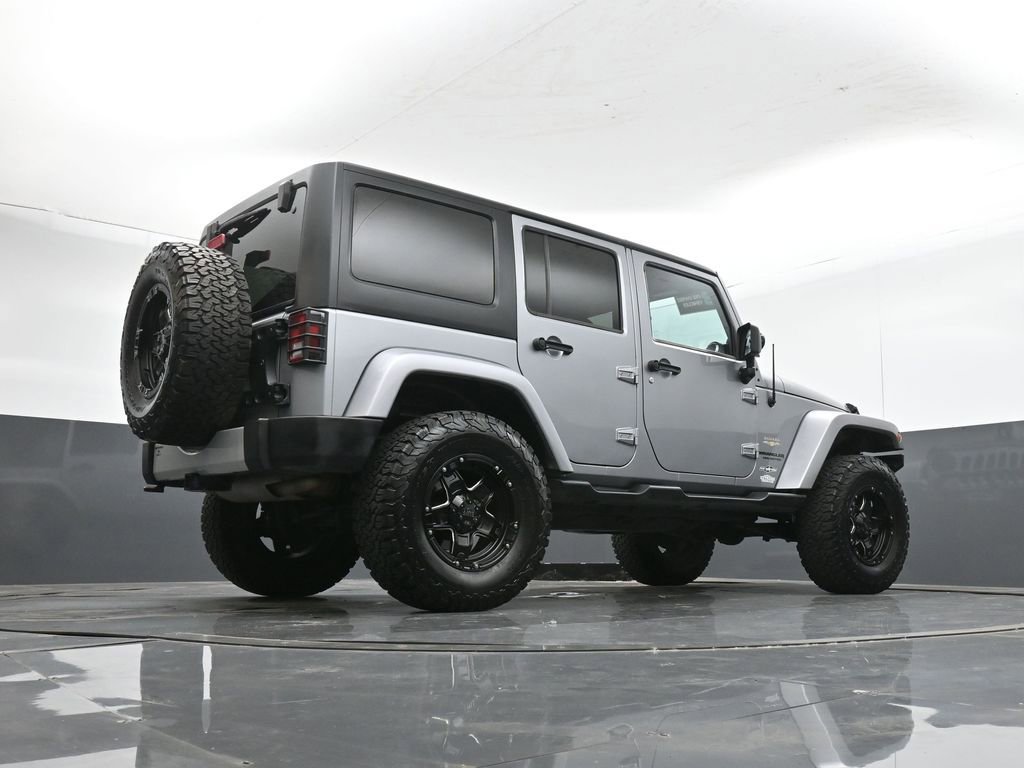 Used 2013 Jeep Wrangler Unlimited Sahara w/ Dual Top Group image 43