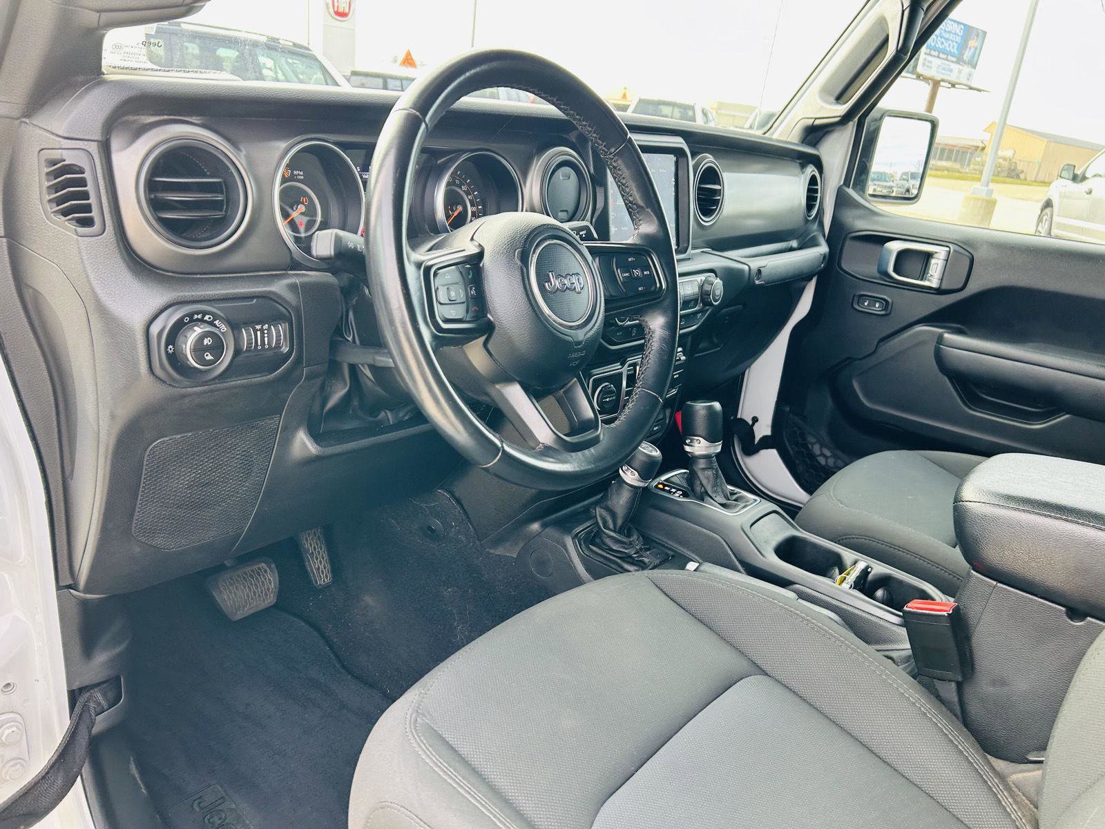 Used 2022 Jeep Gladiator Sport image 8